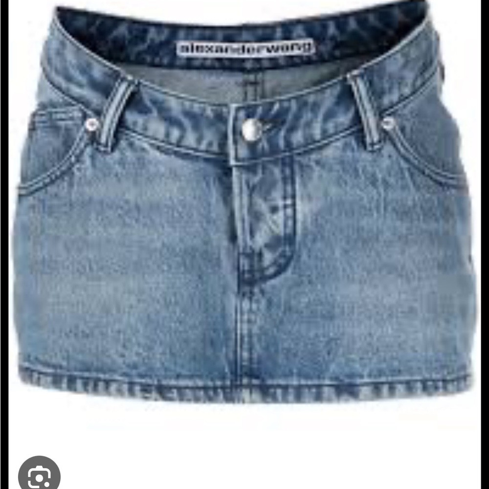 LOOKING FOR THIS SKORT